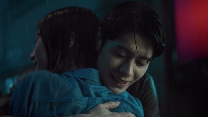 【社会】Amazon新CMが不評「1ミリも理解できない」雨の中スマホでマスカラと靴下ポチる女性に共感ゼロ「センスない」