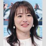 磯山さやか40歳の魅力！水着姿で見せるスタイルと透明感