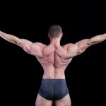 【芸能】筋トレ民よ「そんなに鍛えて、どこへ向かう？」　バッグの中にマイ縄跳び、バス待ちでスクワット、鶏胸肉は毎食…