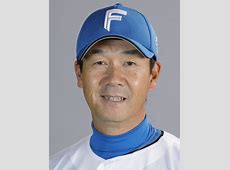 【アクシデント】ソフトバンク近藤健介の折れたバットが日本ハム八木裕コーチの頭部付近に直撃