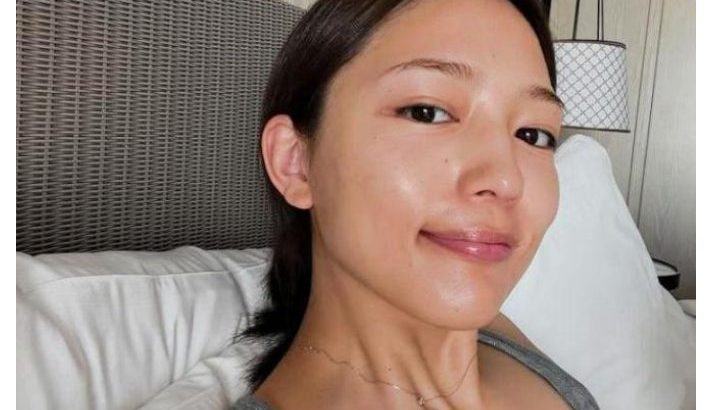 川口春奈、スッピン晒して「理不尽には負けへん」突然の感情吐露