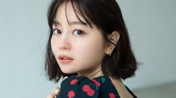 堀北真希の妹NANAMI、黒ビキニの魅力を引き出す！胸の形を綺麗にスタイリッシュデザイン