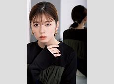 小芝風花、魅惑の美背中を披露！ファンの心を鷲掴みする最新ショット