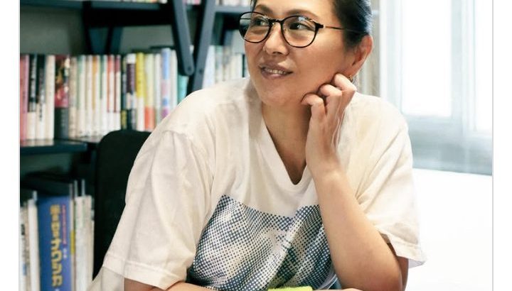 【芸能】小泉今日子・59歳、「相変わらずcute」　“メガネ＆白T＆ひっつめ髪”超自然体姿もにじみ出る美貌で魅了