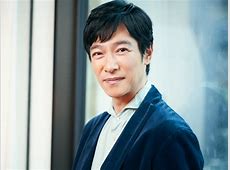 堺雅人、帰国後初公の場に登場するもアゼルバイジャンの疲れが見えたやんけ！