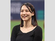 大谷翔平の妻・真美子さん、夫人会で際立つ  1人だけ白い服 に 話題