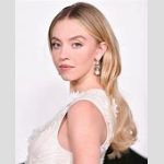 【ド軍】大谷翔平のユニを羽織って…女優シドニー・スウィーニーがワールドシリーズを観戦