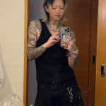 【芸能】『YOASOBI』Ayase、指まで“びっしりタトゥー”に広がる衝撃…　「素朴イメージ」から激変した“分岐点”とは