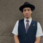 【芸能】「ひさびさ見た…」29年前に鮮烈デビュー！50歳・安藤政信?イケオジ?調教師姿に「ビックリ」ドラマオフショットが話題
