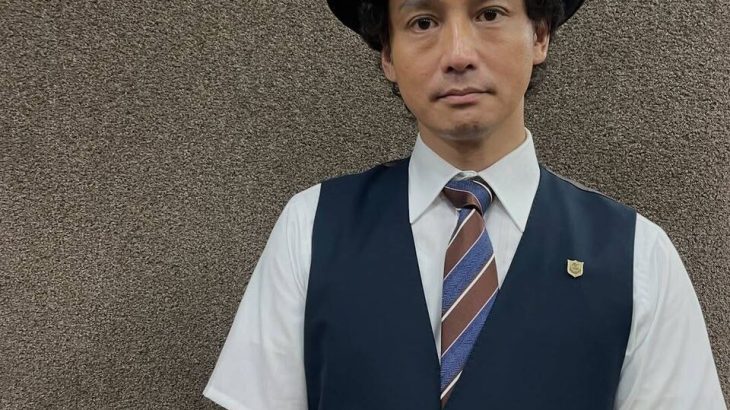 【芸能】「ひさびさ見た…」29年前に鮮烈デビュー！50歳・安藤政信?イケオジ?調教師姿に「ビックリ」ドラマオフショットが話題