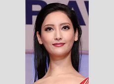 女優・菜々緒、水着姿で魅了！注目のビキニスタイルとその反響