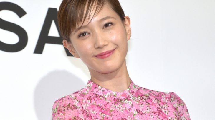 【芸能】本田翼　絶対領域のぞかせた“ミニスカ”秋コーデ紹介　ファンもん絶「奇跡の可愛さ」「スタイル神」「バッサー美脚」