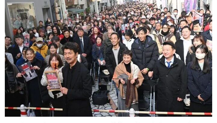 【芸能】仲村トオル、『ビー・バップ・ハイスクール』ロケ地に凱旋！　ビーバップ高校与太郎祭セレモニーに登場　大歓声「お帰りなさい」