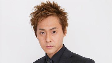 【芸人】ヒロシ　広々自宅の鉄骨むき出しおしゃれ内装公開!“カッコ良すぎ”なデザインの家具で愛猫＆アロワナがゆったりする様子に反響
