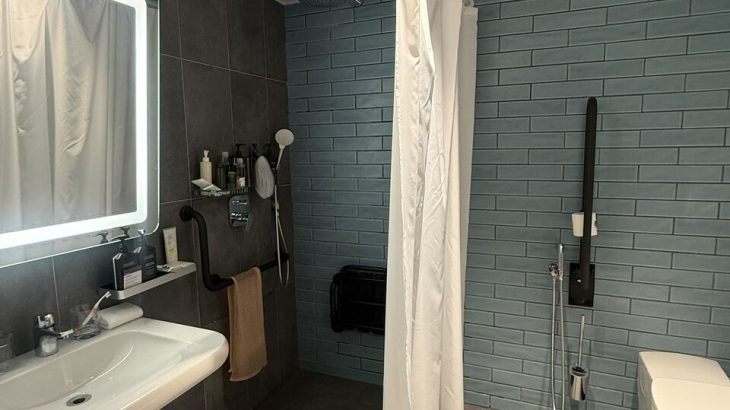 ミラノ五輪の髙木菜那、ホテルのシャワーに困惑してて草