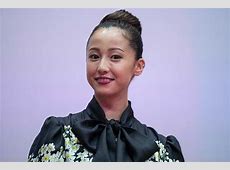 沢尻エリカ、19年ぶりの写真集発売決定！水着姿満載の160ページ徹底解説